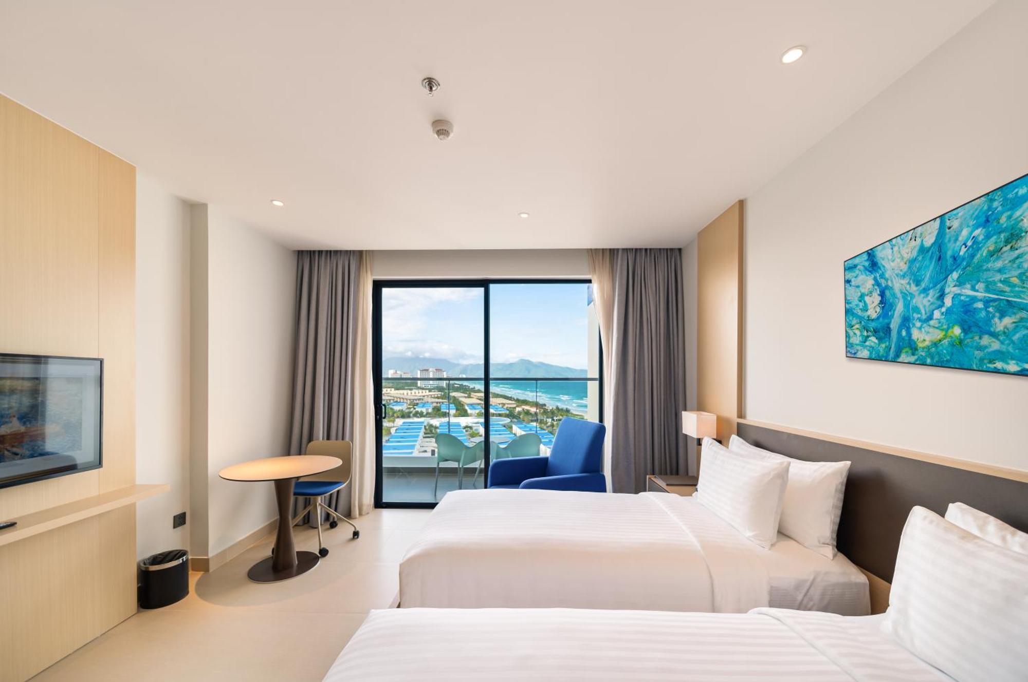 The Empyrean Cam Ranh Beach Resort Bagian luar foto