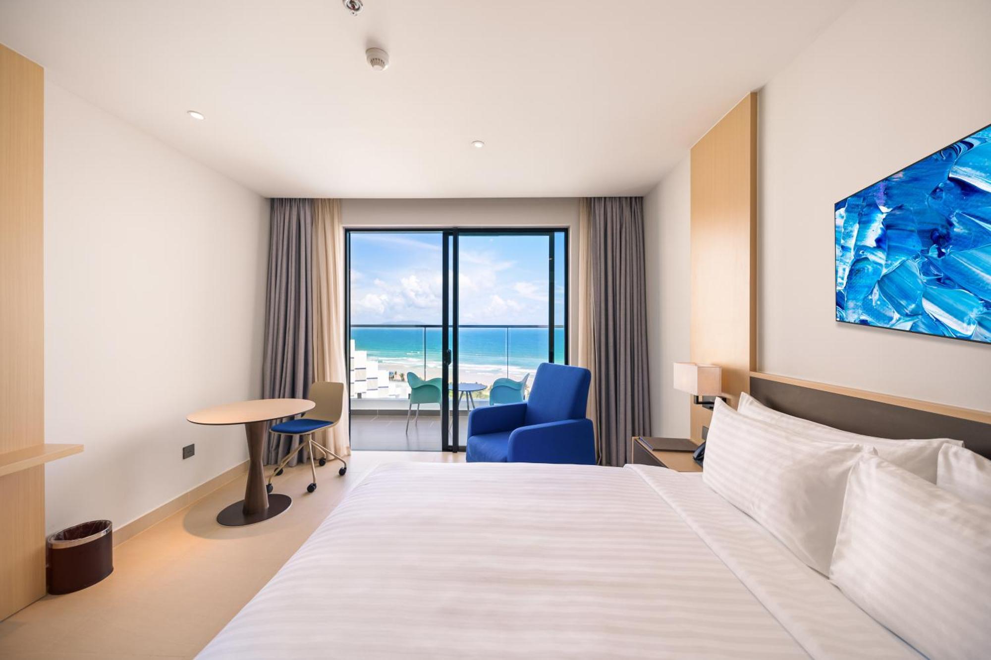 The Empyrean Cam Ranh Beach Resort Bagian luar foto