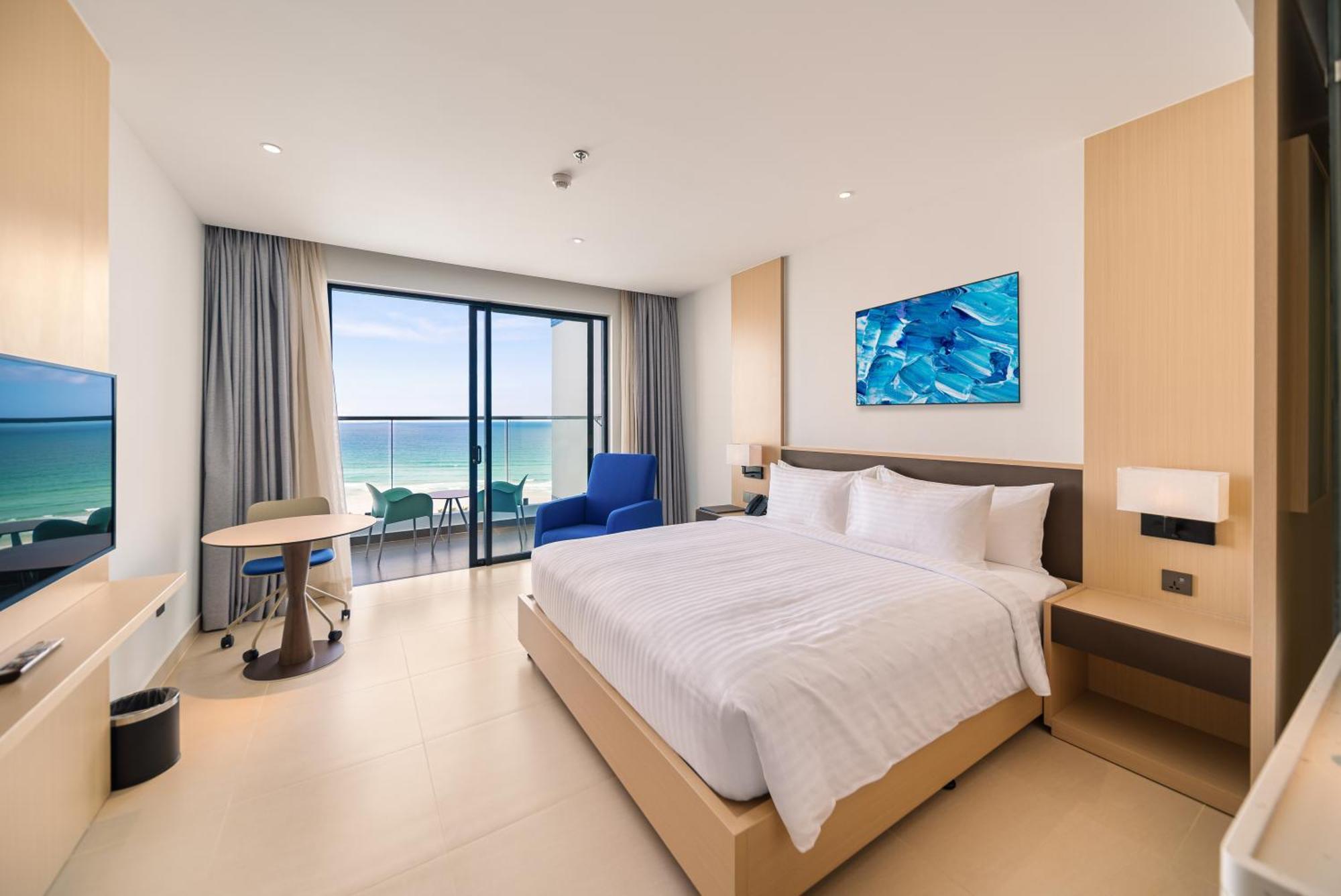The Empyrean Cam Ranh Beach Resort Bagian luar foto