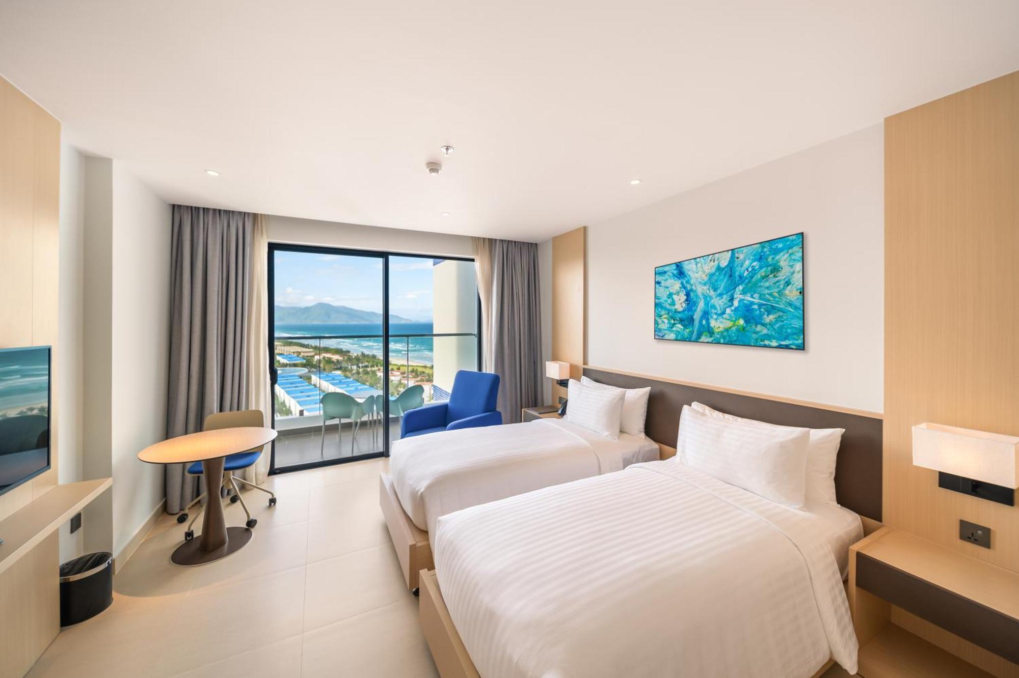 The Empyrean Cam Ranh Beach Resort Bagian luar foto